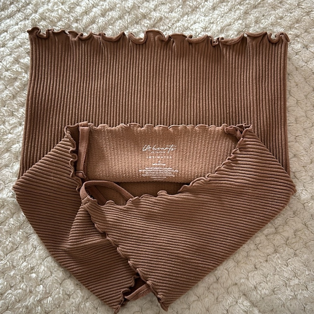 brown crop tank - Picture 3 of 3